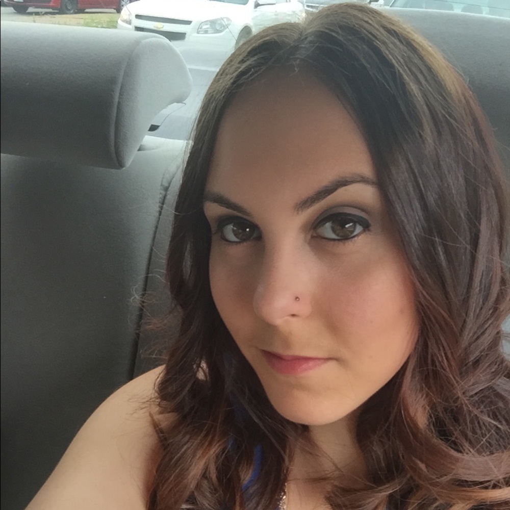 Meet your Posher, Ashley